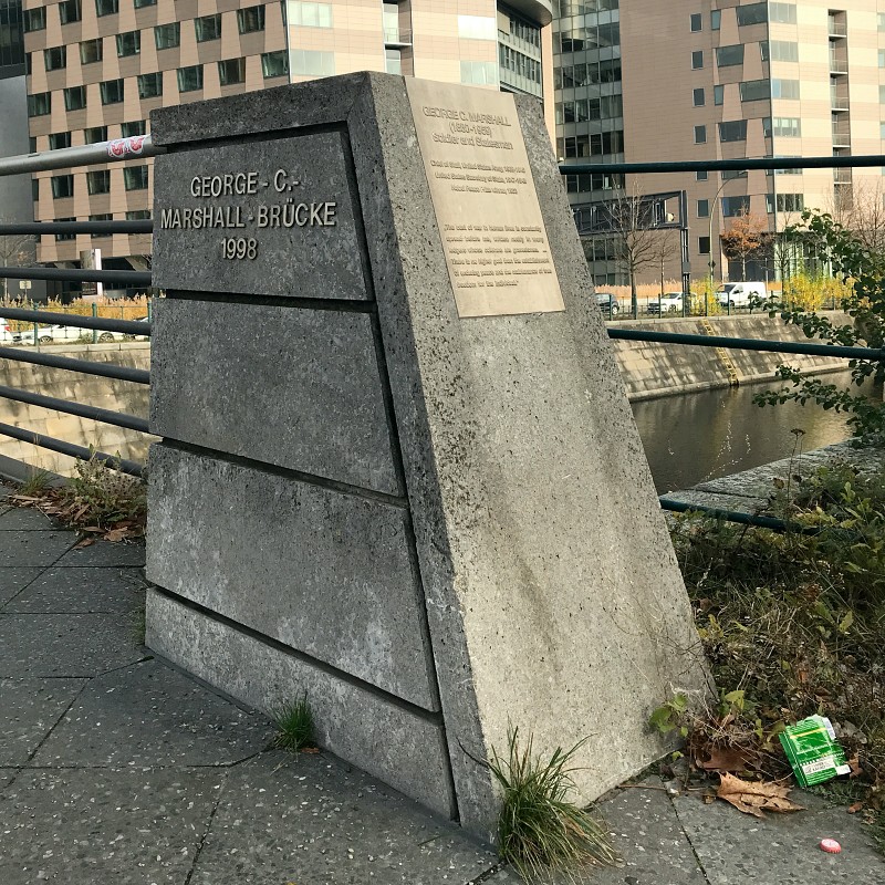 s_GeorgeMarshallbrücke1